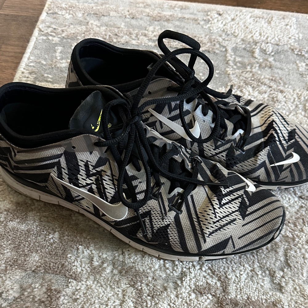 Nike Black and Gray Geometric Sneakers